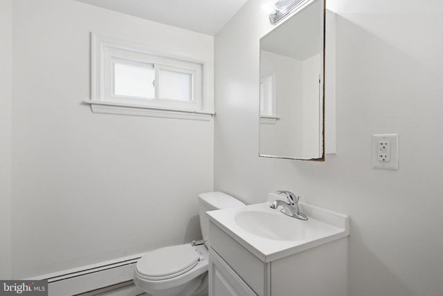 5104 ROANOKE PL, College Park, MD 20740