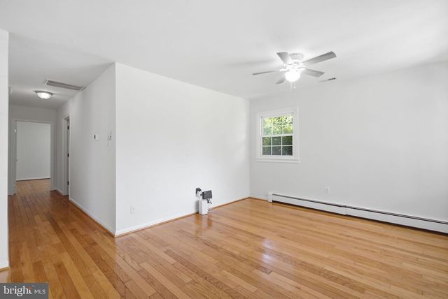 5104 ROANOKE PL, College Park, MD 20740