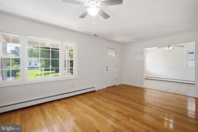 5104 ROANOKE PL, College Park, MD 20740