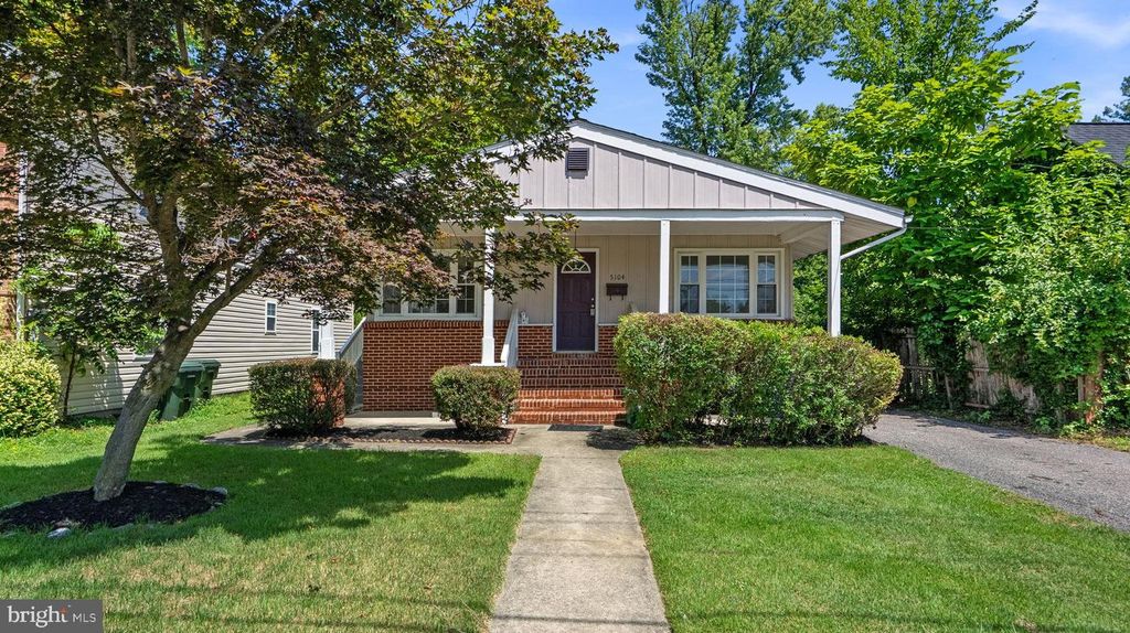 5104 ROANOKE PL, College Park, MD 20740