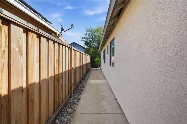 4559 Windsong St, Sacramento, CA 95834