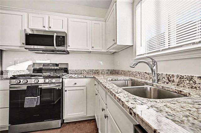 7735 NW 124th Street, Kansas City, MO 64163