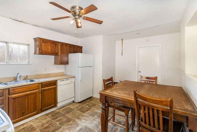 2054 Lakeview Drive, Fort Wright, KY 41017