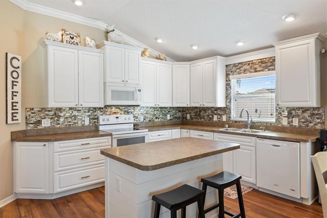 1103 BECKER AVENUE, The Villages, FL 32163