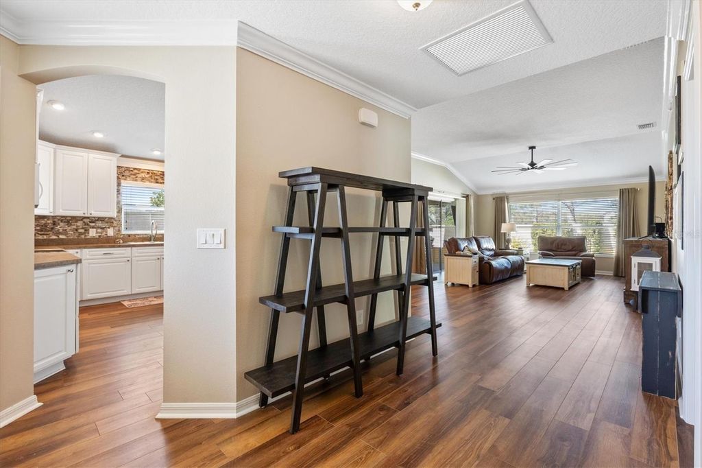 Image 4 of property listing at 1103 BECKER AVENUE, The Villages, FL 32163