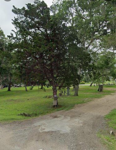 0000 Cr-945c, Brazoria, TX 77422