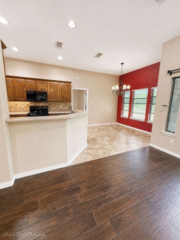 108 Tay Court, Weatherford, TX 76088