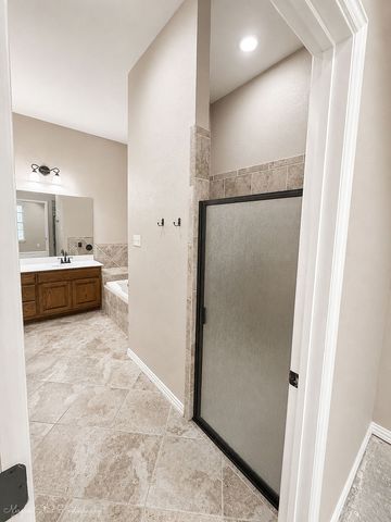 108 Tay Court, Weatherford, TX 76088