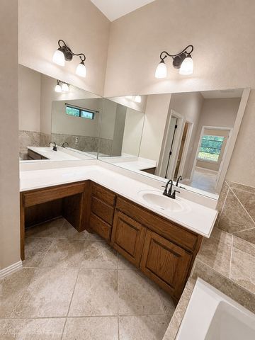 108 Tay Court, Weatherford, TX 76088
