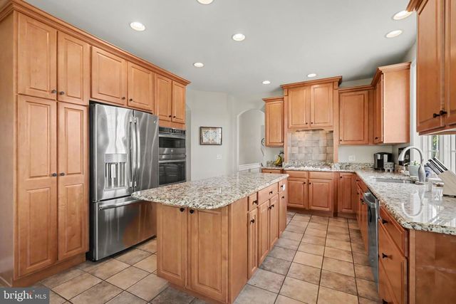 1095 NEWBOLD LN, Mechanicsburg, PA 17050