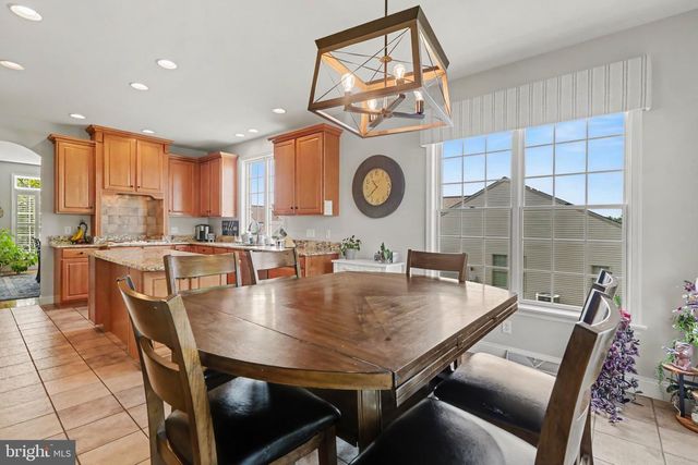 1095 NEWBOLD LN, Mechanicsburg, PA 17050