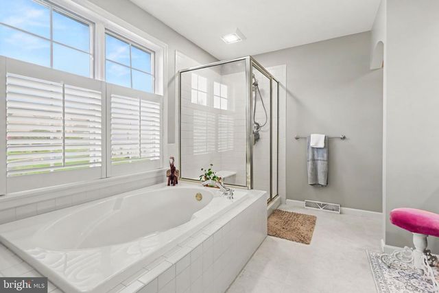 1095 NEWBOLD LN, Mechanicsburg, PA 17050