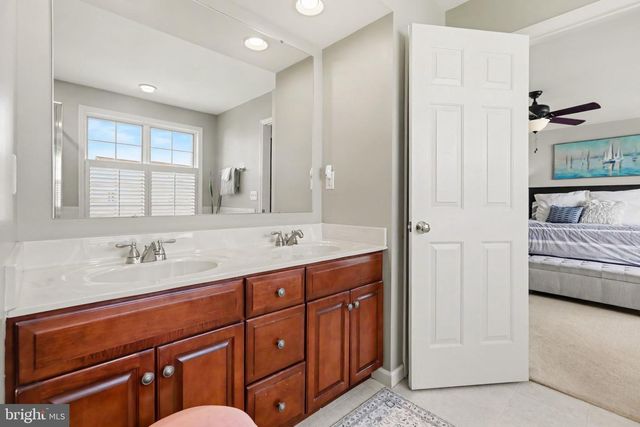 1095 NEWBOLD LN, Mechanicsburg, PA 17050