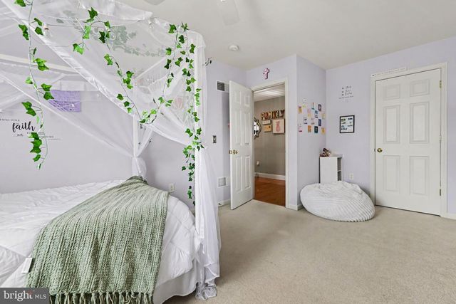 1095 NEWBOLD LN, Mechanicsburg, PA 17050