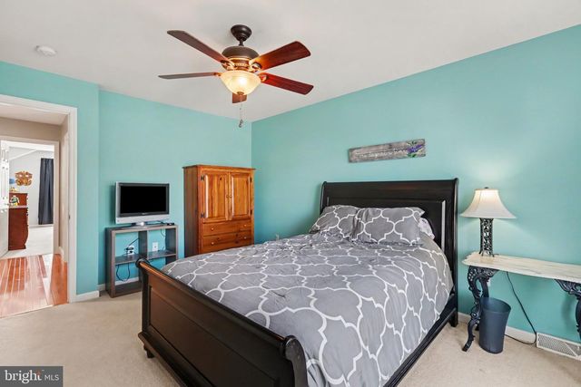 1095 NEWBOLD LN, Mechanicsburg, PA 17050
