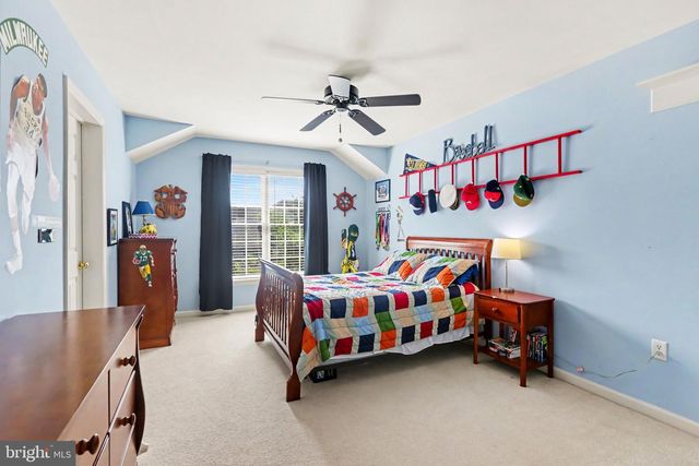 1095 NEWBOLD LN, Mechanicsburg, PA 17050