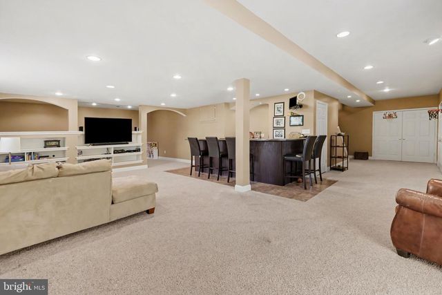 1095 NEWBOLD LN, Mechanicsburg, PA 17050