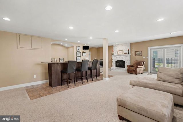 1095 NEWBOLD LN, Mechanicsburg, PA 17050