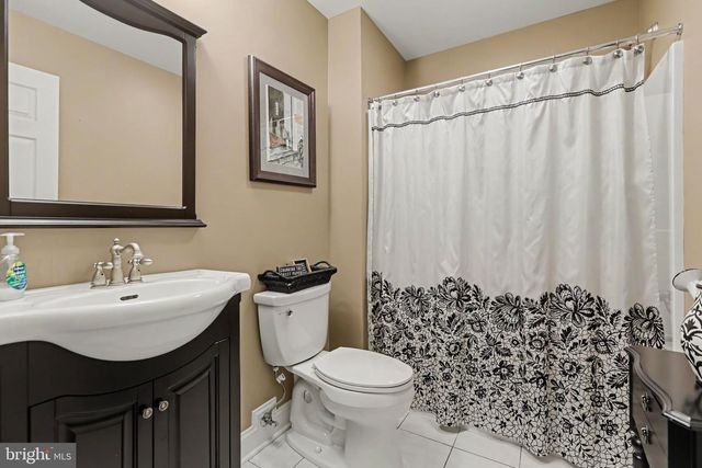 1095 NEWBOLD LN, Mechanicsburg, PA 17050