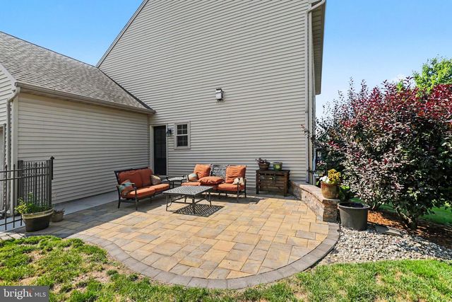 1095 NEWBOLD LN, Mechanicsburg, PA 17050