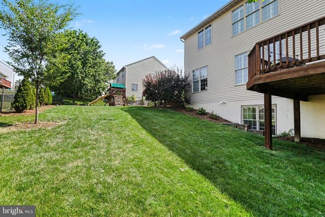 1095 NEWBOLD LN, Mechanicsburg, PA 17050