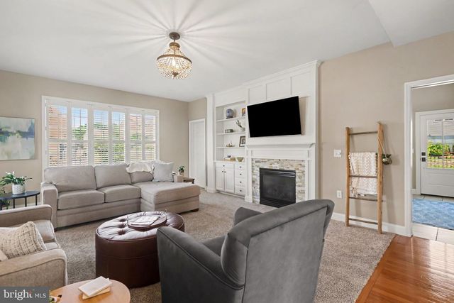 1095 NEWBOLD LN, Mechanicsburg, PA 17050