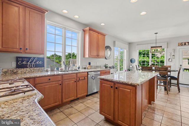 1095 NEWBOLD LN, Mechanicsburg, PA 17050