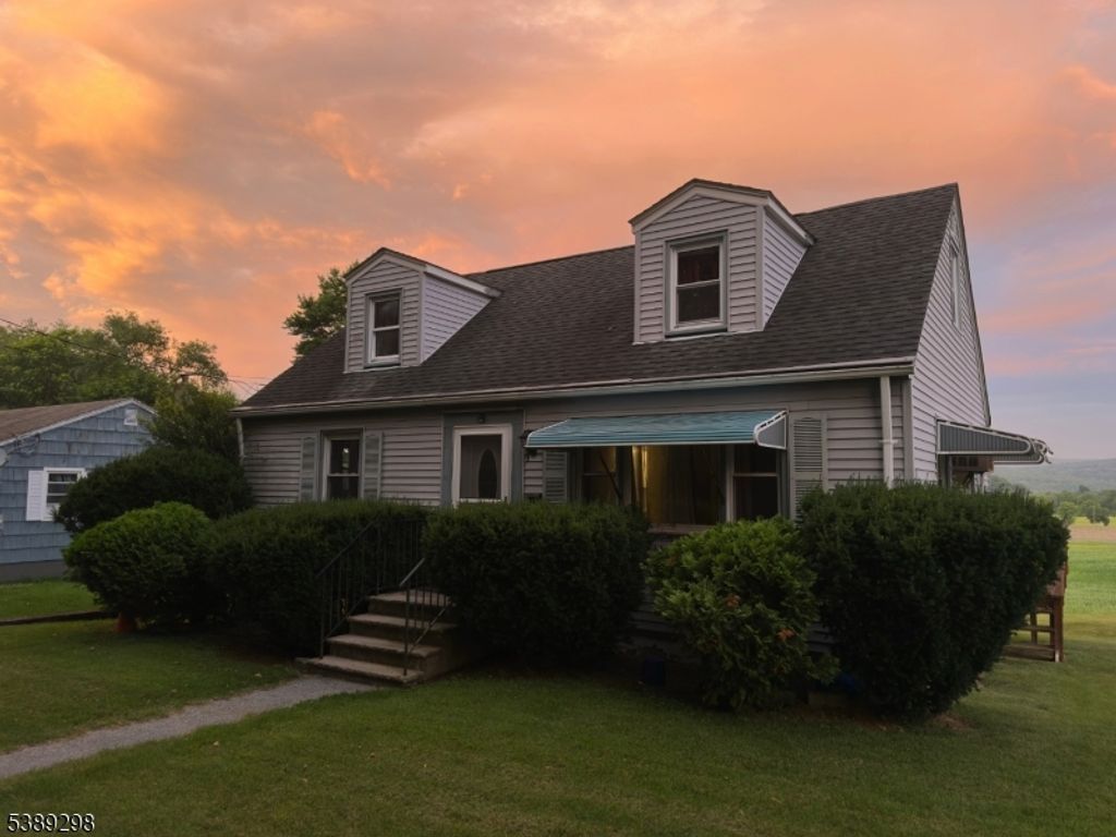 8 Ley Pl, Sussex Boro, NJ 07461
