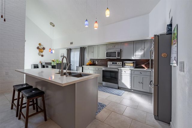 2111 Gray Falls Drive, Houston, TX 77077