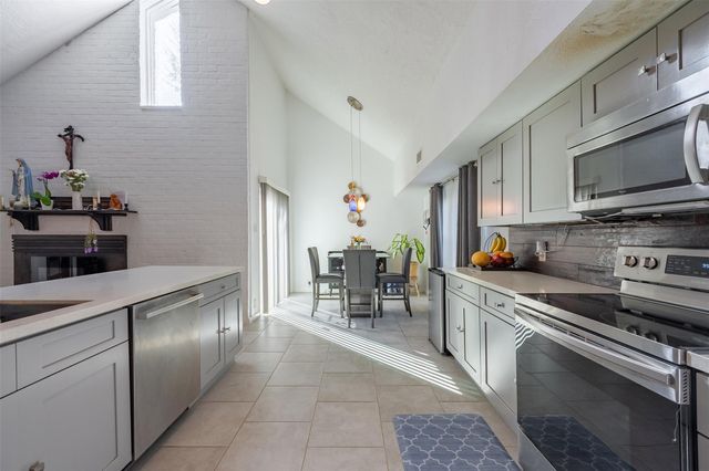 2111 Gray Falls Drive, Houston, TX 77077