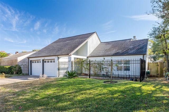 2111 Gray Falls Drive, Houston, TX 77077