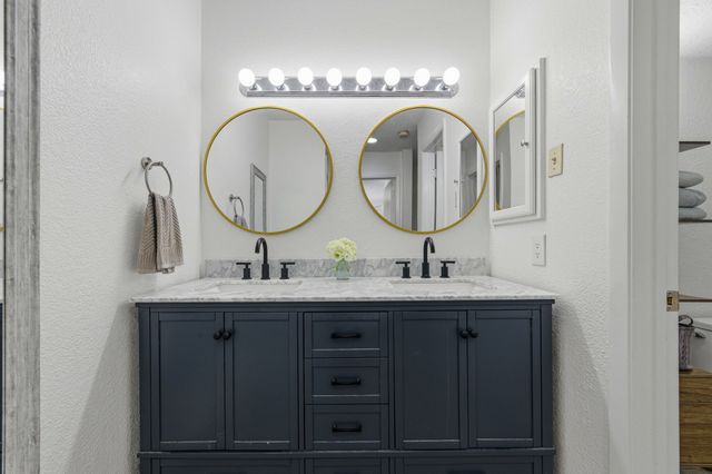 3939 Buena Vista Street B, Dallas, TX 75204