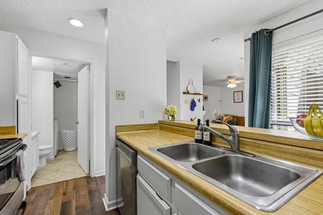 3939 Buena Vista Street B, Dallas, TX 75204