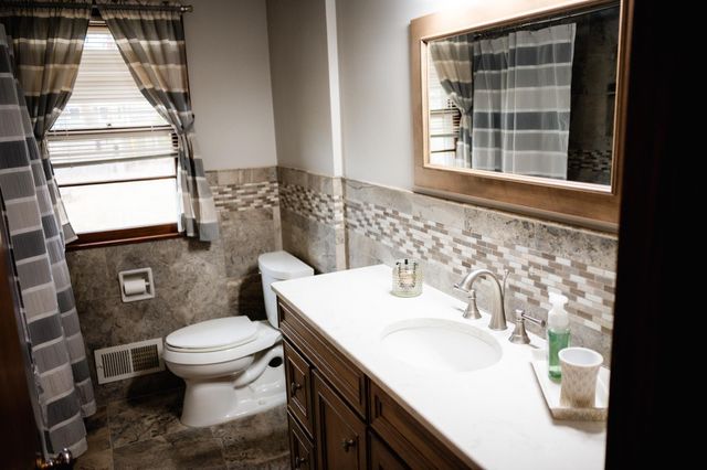 9216 Upton Avenue S, Bloomington, MN 55431