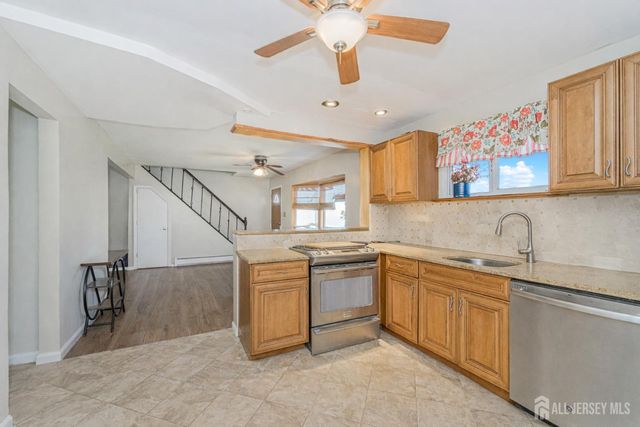 7 Walnut Lane, Parlin, NJ 08859