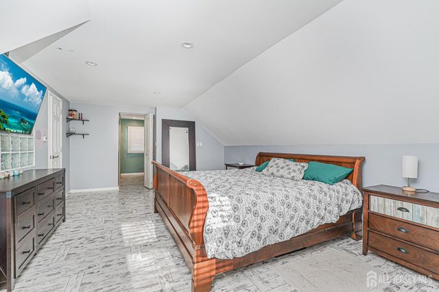 7 Walnut Lane, Parlin, NJ 08859