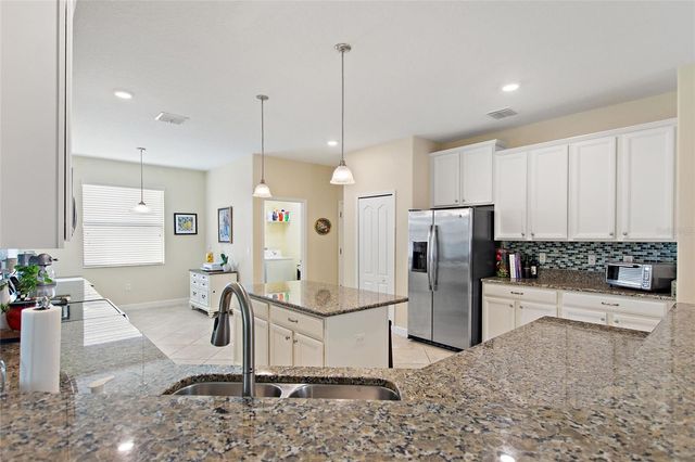 1311 GLENEAGLES LANE, Davenport, FL 33896