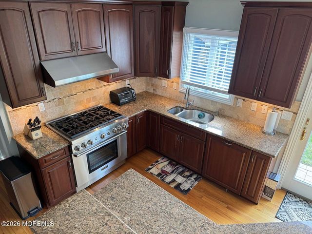 8 Avenue Of Two Rivers, Rumson, NJ 07760