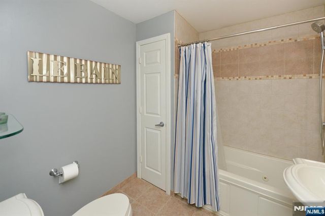 6 Long Avenue, Mahwah, NJ 07430