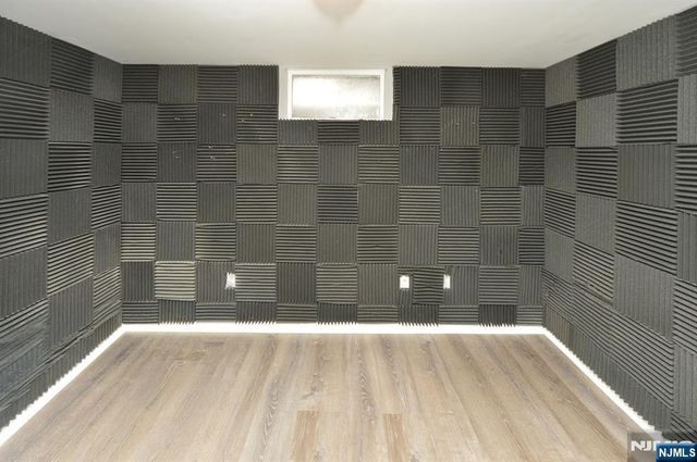 6 Long Avenue, Mahwah, NJ 07430