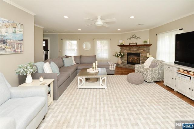 6 Long Avenue, Mahwah, NJ 07430