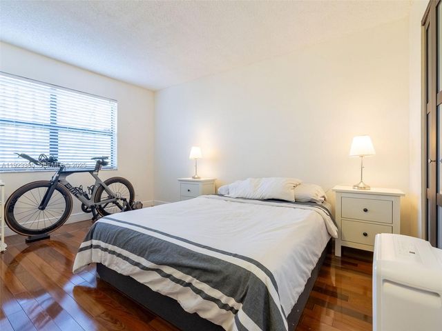 15801 W Waterside Cir 104, Sunrise, FL 33326