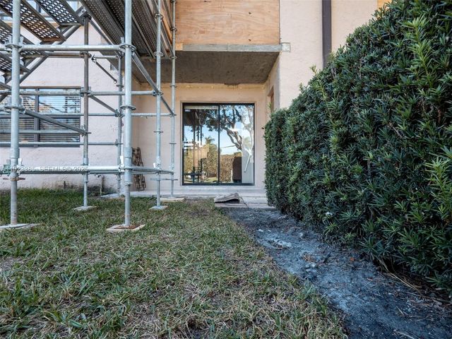 15801 W Waterside Cir 104, Sunrise, FL 33326