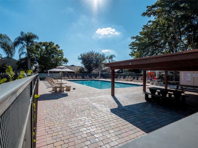 15801 W Waterside Cir 104, Sunrise, FL 33326