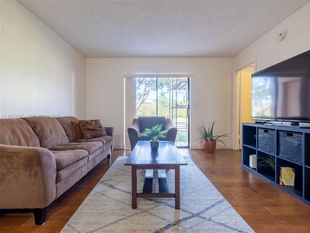 15801 W Waterside Cir 104, Sunrise, FL 33326