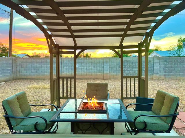 1233 E WEBER Drive, Tempe, AZ 85288