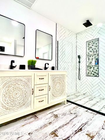 1233 E WEBER Drive, Tempe, AZ 85288