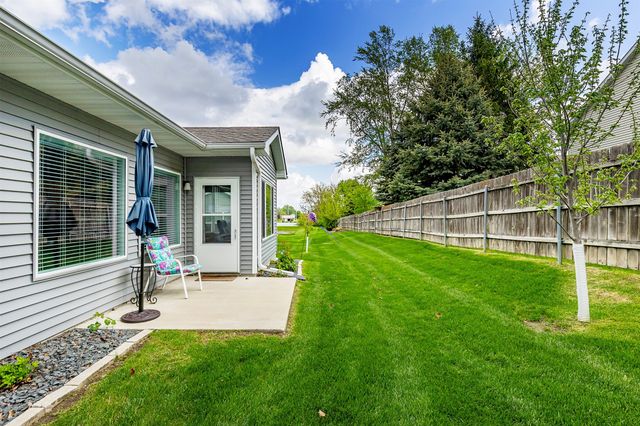 135 SE Silver Pointe Drive, Waukee, IA 50263