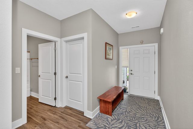 135 SE Silver Pointe Drive, Waukee, IA 50263