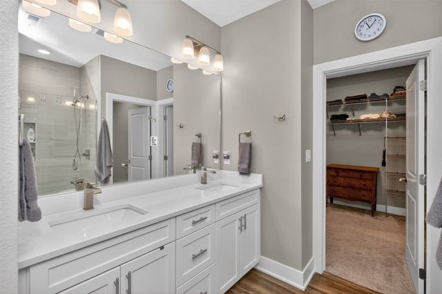 135 SE Silver Pointe Drive, Waukee, IA 50263
